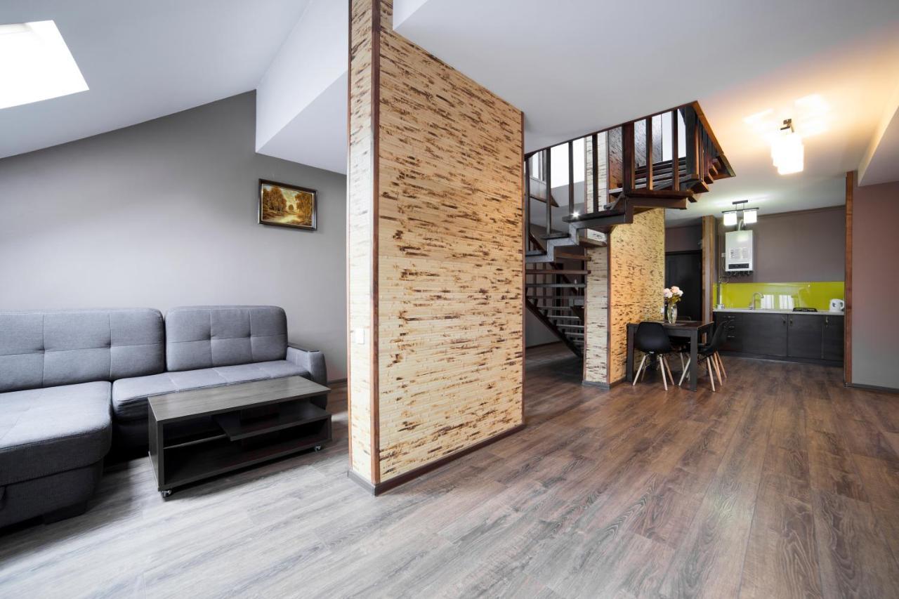 Apartments On Mitny Square Lviv Ngoại thất bức ảnh